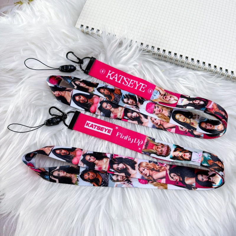 KATSEYE Anime Peripheral Phone - Anime Merchandise Bag 评论和价格